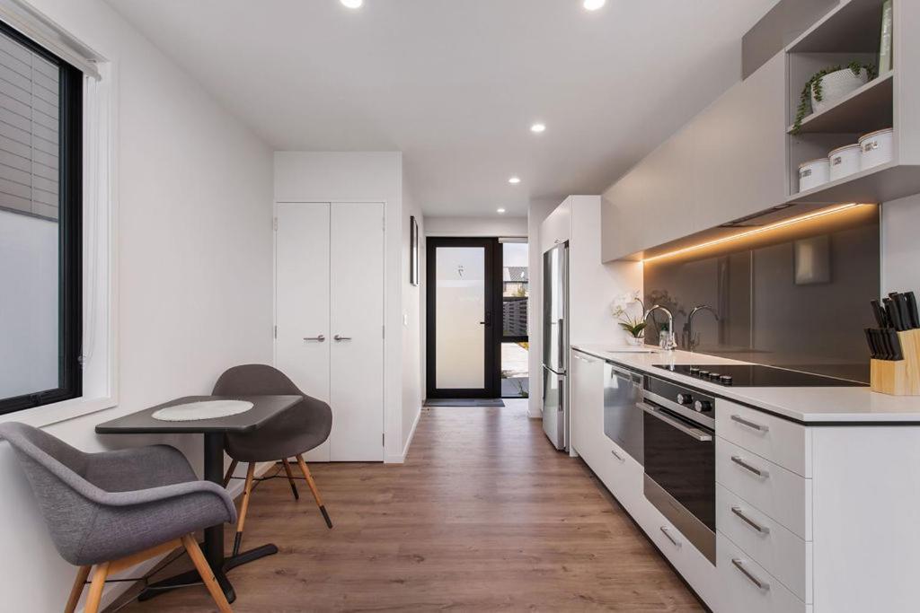 Brand New What A Steal Free Off Street Park * Christchurch